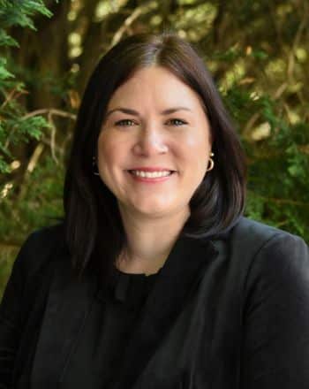 Rebecca-Headshot-Team-Photo-Smiling-Parks-Orthodontics Rebecca Team Member Parks Orthodontics Smiling Outside